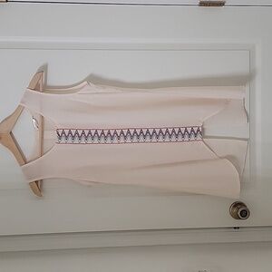 Esley, Ivory High Low Sleevless Sheer Blouse Southwestern Pattern, NEW, Size S